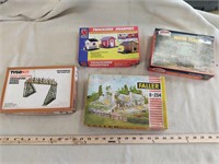 4 Plastic Building Kits