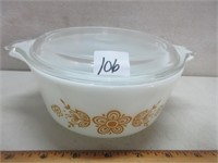 NICE VINTAGE PYREX CASSEROLE AND COVER