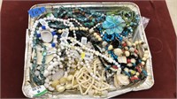 Tray lot of assorted necklaces
