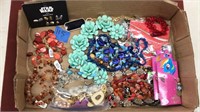 Tray lot of assorted jewelry