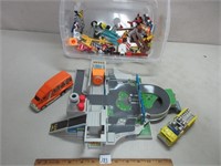 COOL TOY BUILDING AND SMALL CARS