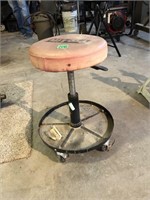 shop stool on wheels