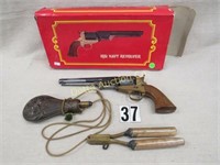 1851 NAVY REVOLVER REPLICA: