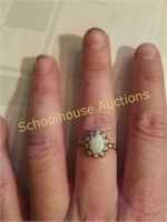 10kt opal ring about sz 7