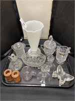 Glassware lot.