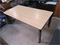 Rolling Adjustable Height Table