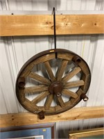 Small wagon wheel decor