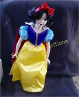 Walt Disney Snow White Doll 20" in original box