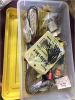 Small tote with lid of lures bets & other