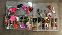 2 small organizers of lures