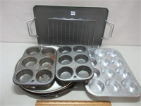 MUFFIN TINS AND METAL BAKEWARE