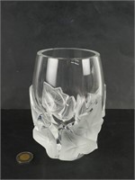 Vase en cristal signé Lalique France