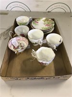 Tea cup and saucer sets