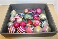 SELECTION OF SHINY BRIGHT & MORE ORNAMENTS