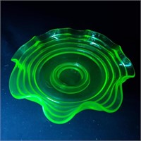 Uranium Green Glowing Petal Plate