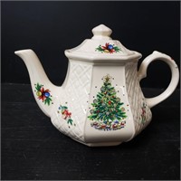 Salem "Christmas Eve" Teapot Made In England