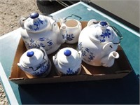 JAPAN BLUE DELFT TEA POTS &