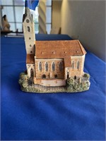 L - Goebel Little Bavaria Chapel Figurine