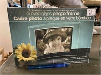 NEW CURVED GLASS PHOTO FRAME IN BOX