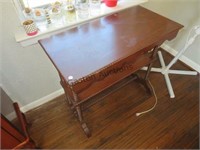 DECORATIVE WOOD TABLE WITH SPINDLE LEGS