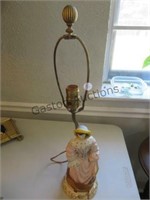 CERAMIC COLONIAL FEMALE FIGURINE TABLE LAMP