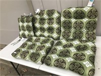 4 Summertime Collection Cushions & 2 Pillows