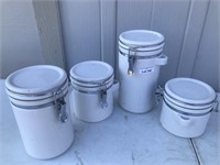 4 Sealable Storage Jars