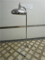 Lampe sur pied style industriel chromée