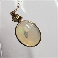 $2200 14K  Opal(4ct) Diamond(0.2ct) Necklace