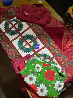 Christmas table runner/tree skirt/table cloths &..