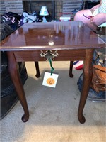 SMALL ALL WOOD END TABLE