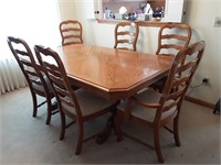 Oak Dining Room Table, 4 chairs, 2 Armed chairs