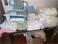 COLLECTION OF LINENS