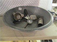 Gray Graniteware Pan w/Kitchen Uten