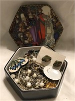 Jewelry Lot in Villeroy and Boch Box