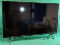 Samsung TV 43" w/ remote