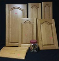 5 cupboard doors, 3 drawer fronts all the hinges