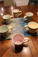 6 COFFEE CUPS AND SCARF-LIKE NEW 74X28"