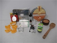 Lot Of Assorted Kitchen Items