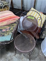 OUTDOOR CHAIRS & CUSHIONS