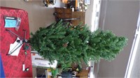 5.5' CHRISTMAS TREE LED NO WIRES THRU TREE
