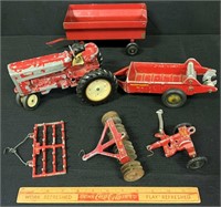 ERTL MASSEY & HARRIS CAST FARM TRACTOR & PARTS