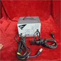 Action 24 volt Fully Automatic Battery charger. IN