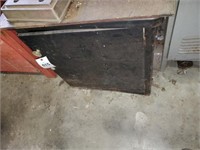 1 DOOR , 2 SHELF METAL CABINET