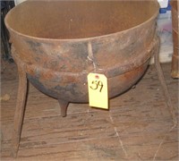 LARGE CAST IRON KETTLE ON STAND