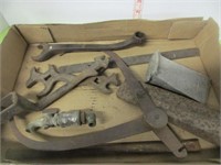 ANTIQUE BOX LOT OF OLD TOOLS
