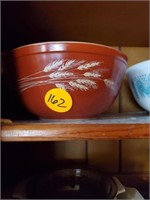 PYREX WHEAT AND YELLOW BOWL