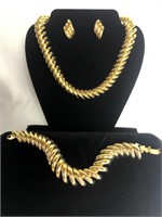 Goldtone costume jewelry set
