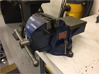 PITTSBURG 5" SWIVEL BENCH VISE