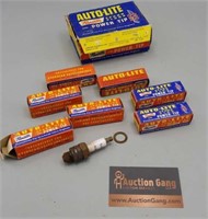 Vintage Auto-Lite Spark Plug Box w 7 Plugs